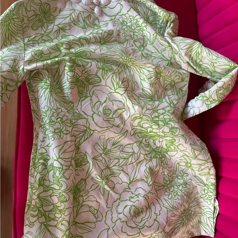 Only worn once great shirt for dressing up or down.